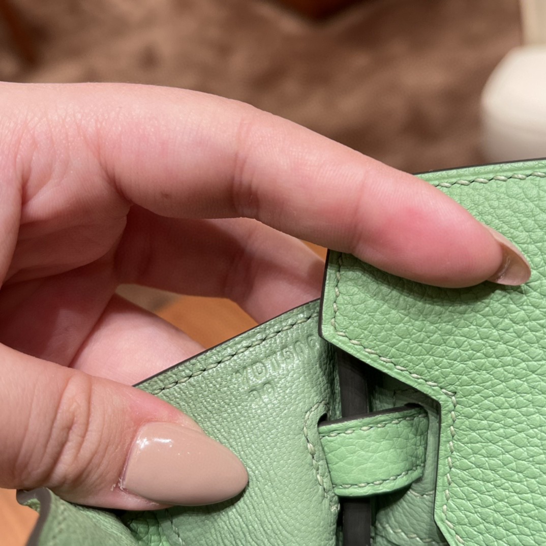 爱马仕 birkin 25cm 经典款必备传承之作 togo皮质柔软 纹路清晰饱满 3i 牛油果绿银扣 嫩绿嫩绿的 很夏天的颜色 清新