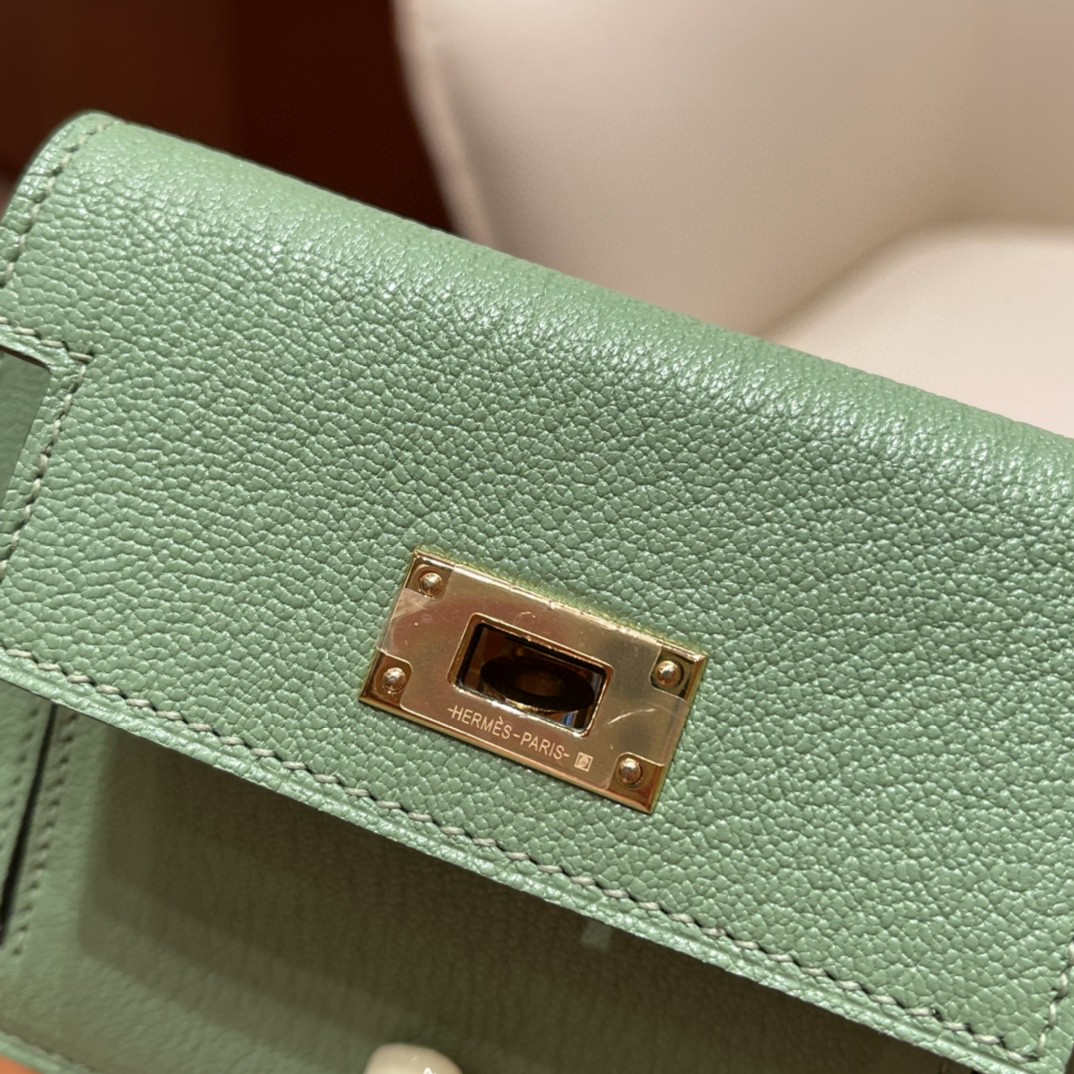 HERMES 爱马仕 Kelly pocket 配上kelly 腰带可以当腰包 山羊皮 3i 牛油果绿 金扣