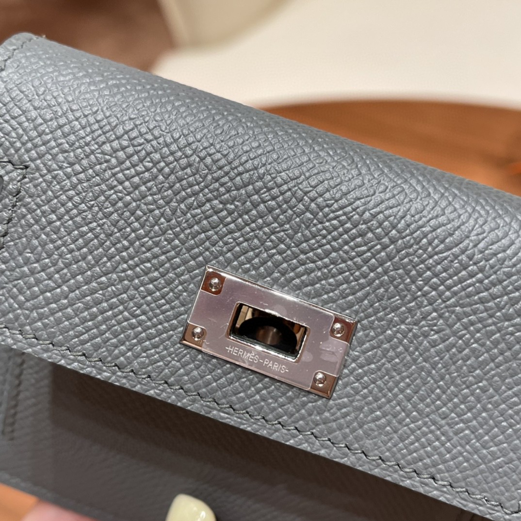 HERMES 爱马仕 Kelly pocket 配上kelly 腰带可以当腰包 Epsom 皮 63 杏绿 银扣