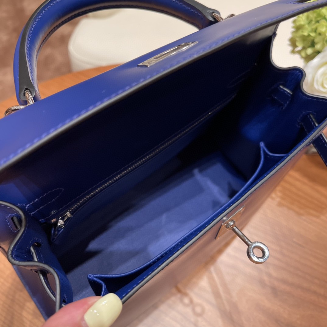 HERMES Kelly 25 box皮 box皮的质感跟光泽度 超赞 复古经典，适合传承 普皮之王实至名归 7T 电光蓝 银扣