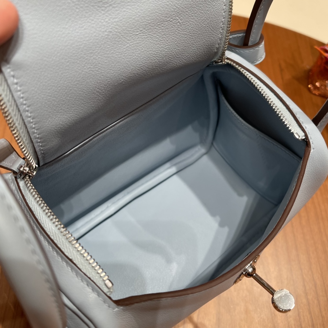 香港HERMES 爱马仕官网 Mini Lindy tc皮 T0 雾霾蓝 银扣