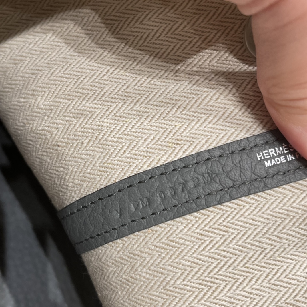 HERMES 爱马仕 Garden party /花园包 30 country 皮，耐用，容量可观，很适合通勤逛街又低调 63 杏绿 银扣