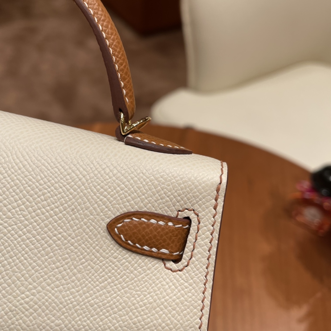 HERMES 官网 爱马仕 Mini Kelly 二代 so特别精致小巧，热销度 Epsom 皮 10奶昔白拼37 金棕 金扣