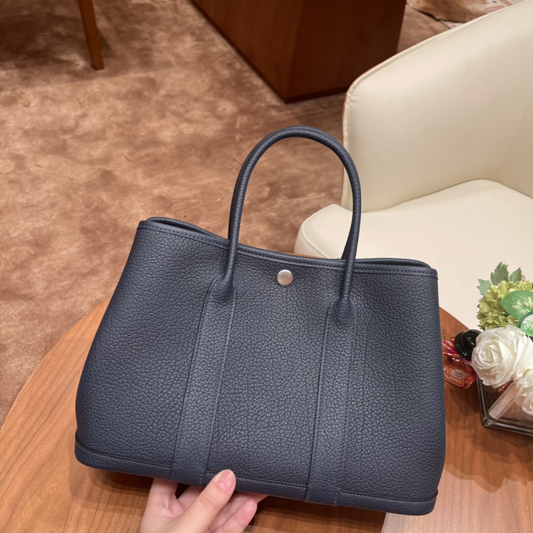 HERMES 爱马仕 Garden party /花园包  30 Negonda皮，耐用，容量可观，很适合通勤逛街又低调 2Z 午夜蓝 银扣