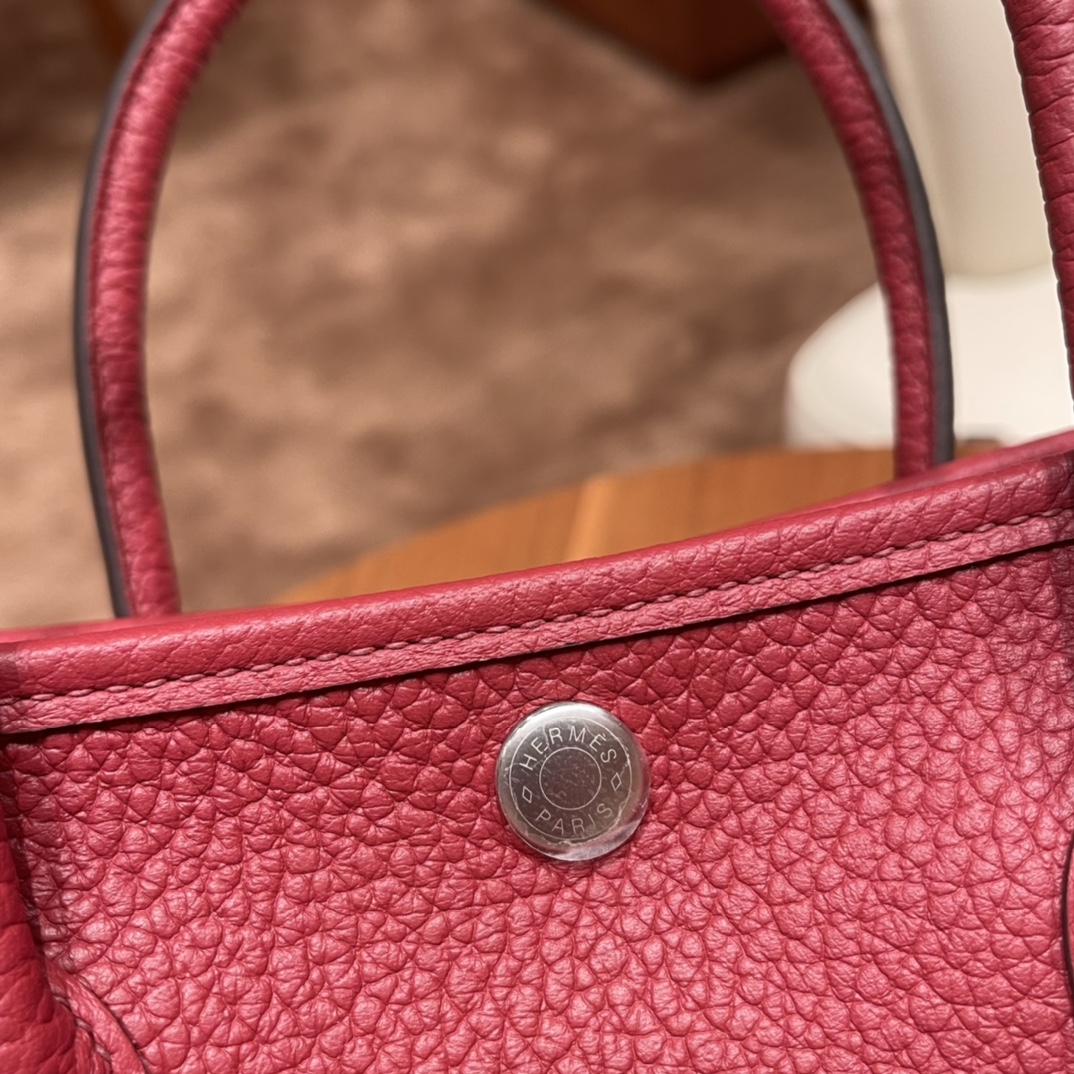 HERMES 爱马仕 Garden party /花园包  30 country 皮，耐用，容量可观，很适合通勤逛街又低调 Q5 中国红 银扣