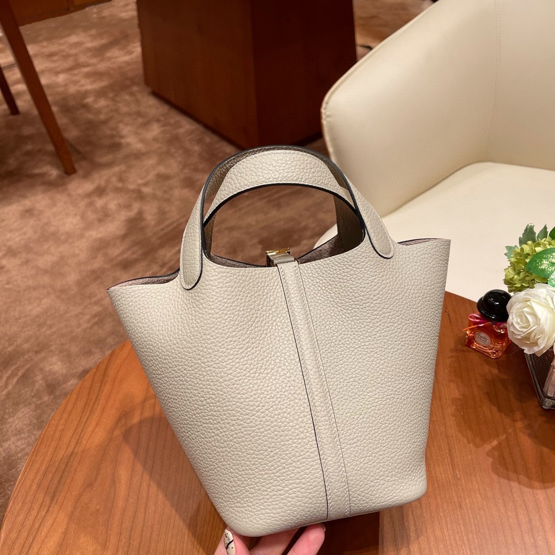 HERMES picotin 18cm 超级百搭的菜篮子 入门款实用款，容量大 超级推荐 Tc皮 8L 冰川白  金扣