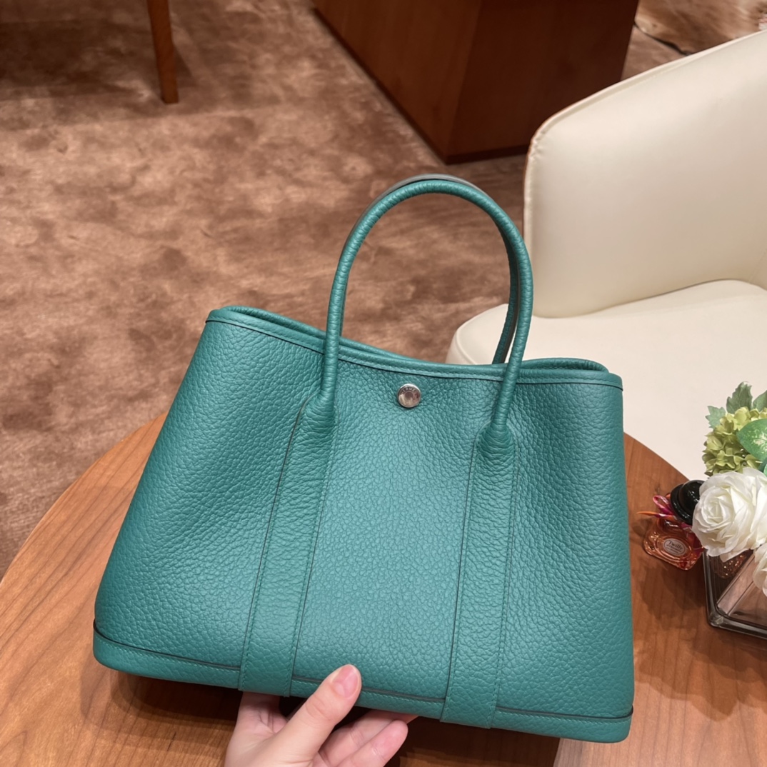 HERMES 爱马仕 Garden party /花园包  30 Negonda皮，耐用，容量可观，很适合通勤逛街又低调 U4 丝绒绿 银扣