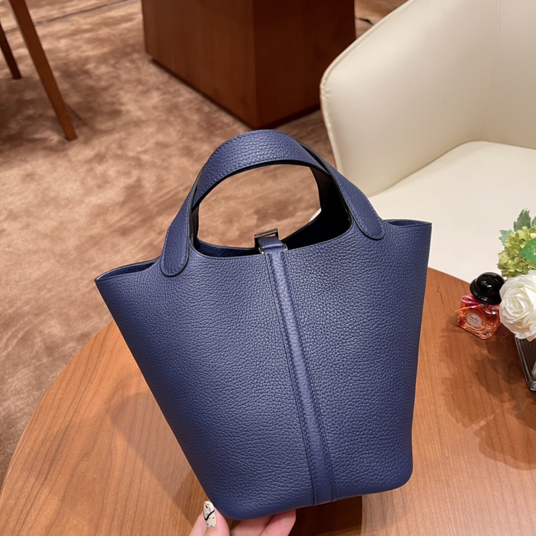 HERMES picotin 18cm 超级百搭的菜篮子 入门款实用款，容量大 超级推荐 Tc皮 73 宝石蓝 银扣