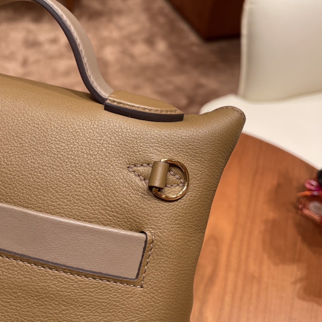 HERMES 爱马仕 mini 24-24 多用法 evercolor 跟swift 的结合 皮质柔软 容量可观 D0 威马犬黄 大象灰 金扣