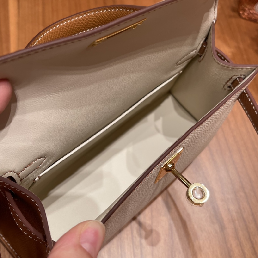 HERMES 官网 爱马仕 Mini Kelly 二代 so特别精致小巧，热销度 Epsom 皮 10奶昔白拼37 金棕 金扣