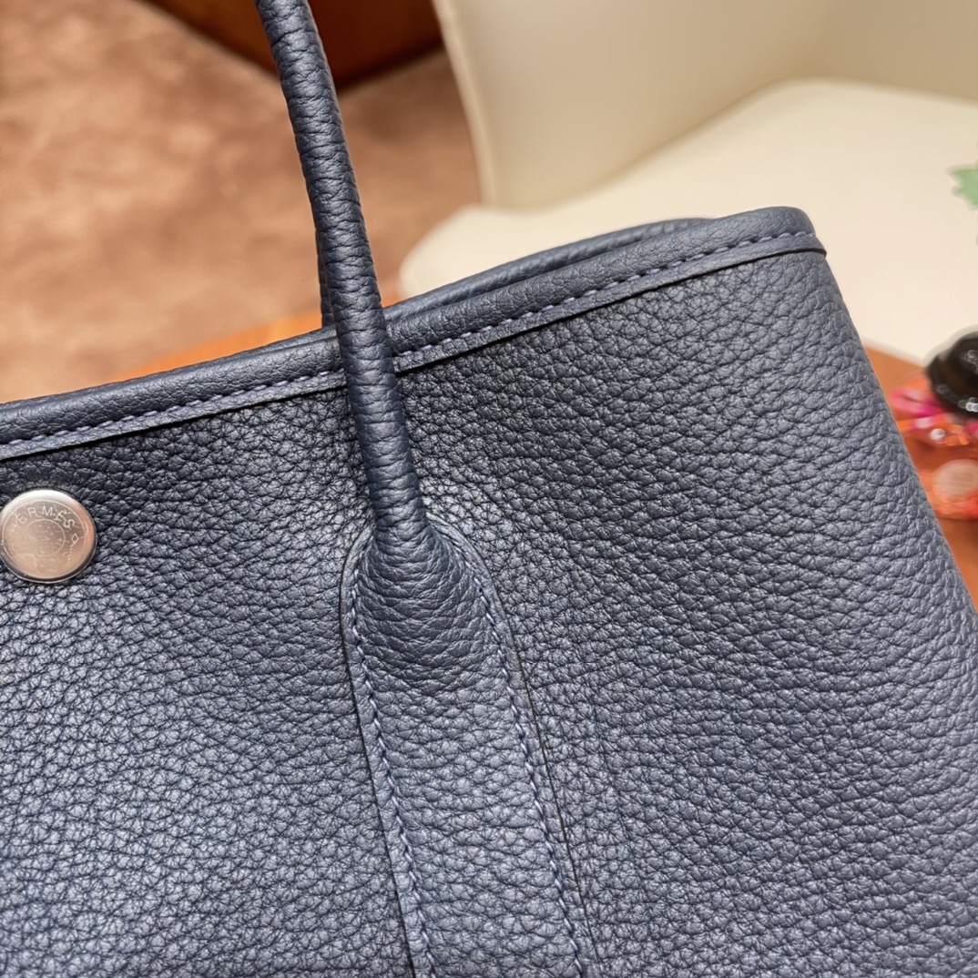 HERMES 爱马仕 Garden party /花园包  30 Negonda皮，耐用，容量可观，很适合通勤逛街又低调 2Z 午夜蓝 银扣