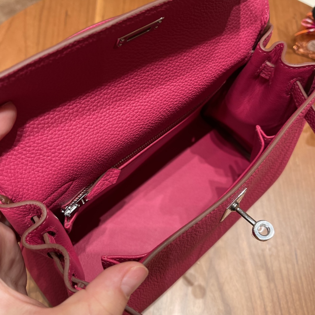爱马仕官网 香港代购 HERMES 经典凯莉包 Kelly 25cm togo皮 E5 玫红 银扣