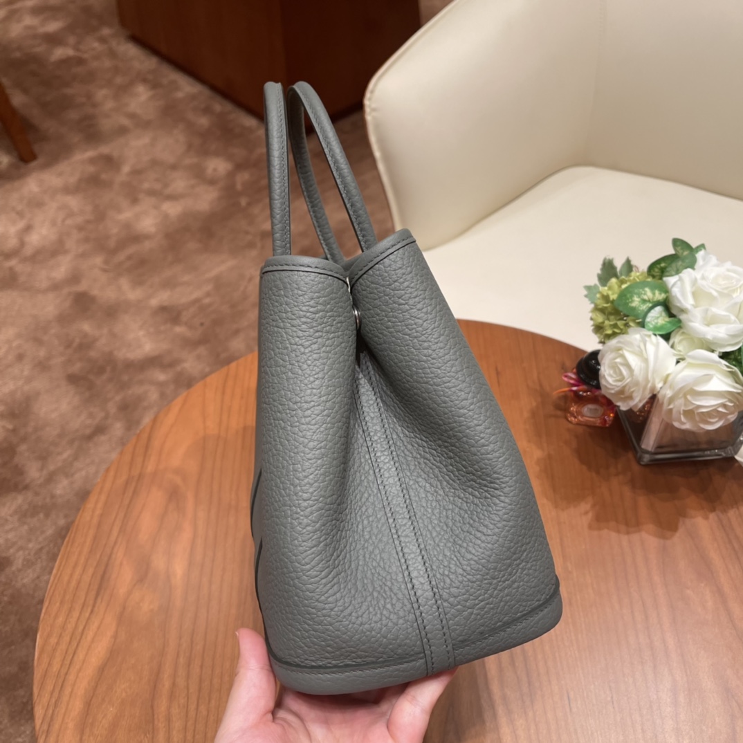 HERMES 爱马仕 Garden party /花园包 30 country 皮，耐用，容量可观，很适合通勤逛街又低调 63 杏绿 银扣
