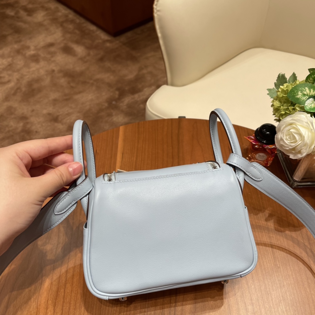 香港HERMES 爱马仕官网 Mini Lindy tc皮 T0 雾霾蓝 银扣