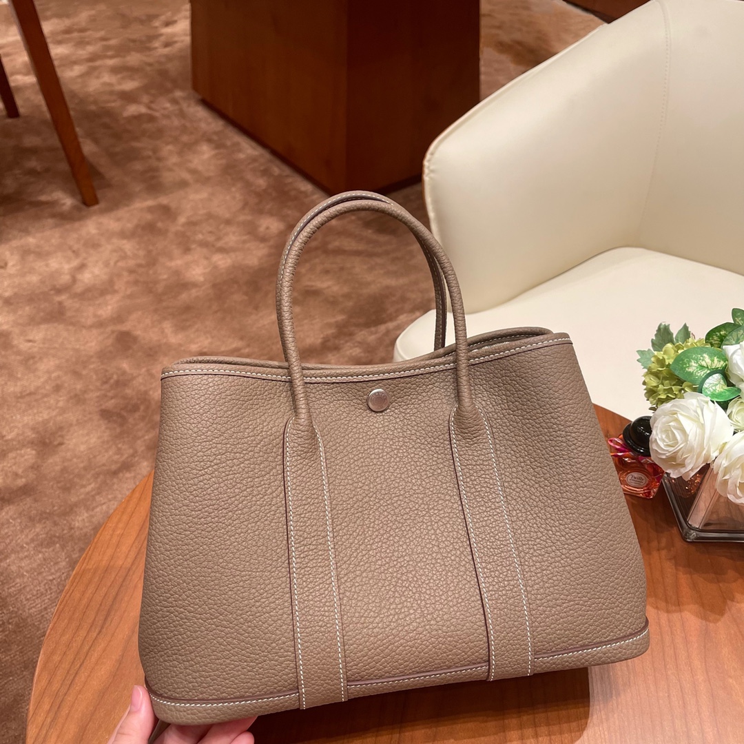 HERMES 爱马仕 Garden party /花园包  30 country 皮，耐用，容量可观，很适合通勤逛街又低调 18 大象灰 银扣
