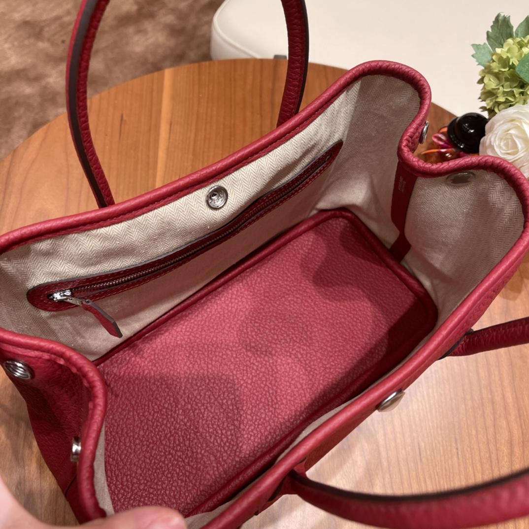 HERMES 爱马仕 Garden party /花园包  30 country 皮，耐用，容量可观，很适合通勤逛街又低调 Q5 中国红 银扣