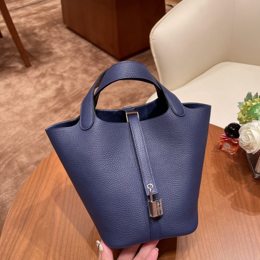 HERMES picotin 18cm 超级百搭的菜篮子 入门款实用款，容量大 超级推荐 Tc皮 73 宝石蓝 银扣