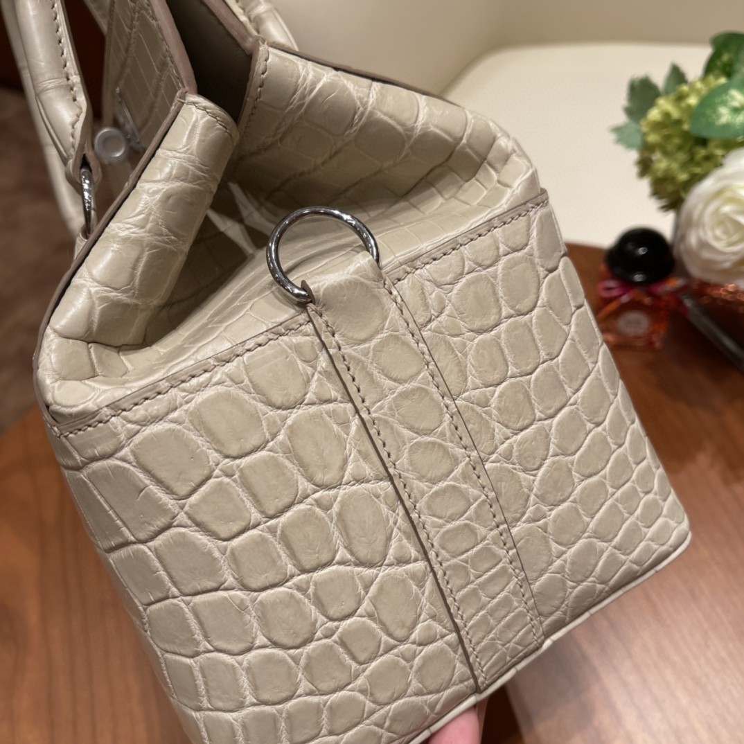 HERMES 20 toolbox 牛奶盒 简单方便  巨能装  尼罗鳄鱼 8L 冰川白 银扣 正品开版 入柜无压力