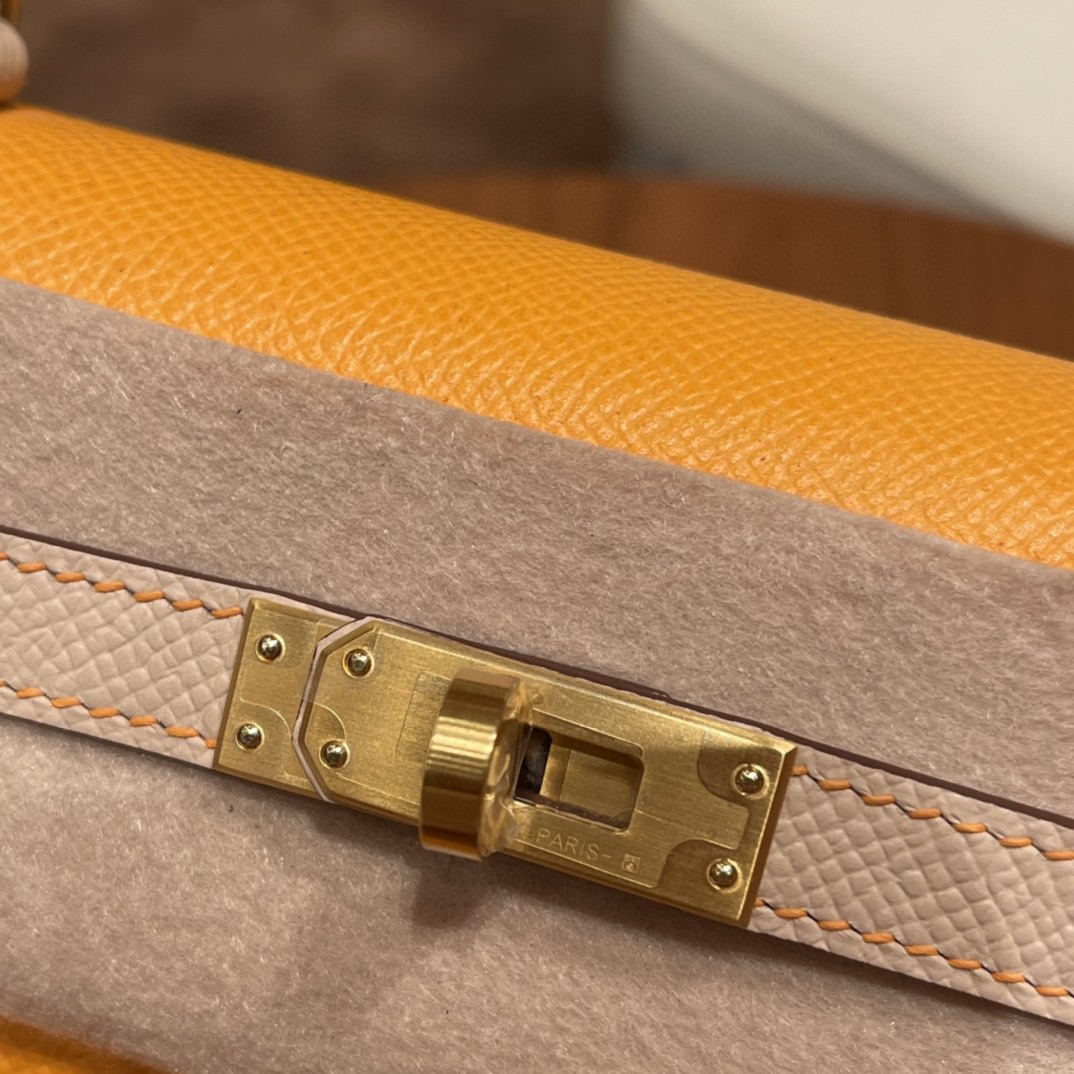 HERMES Kelly 25 epsom 皮 Special order 太阳黄拼S2 风衣灰 拉丝金扣  马蹄印