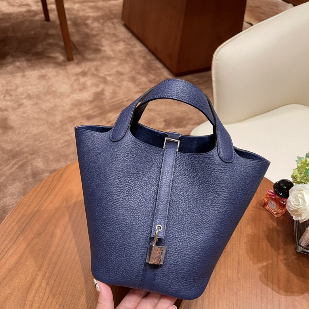 HERMES picotin 18cm 超级百搭的菜篮子 入门款实用款，容量大 超级推荐 Tc皮 73 宝石蓝 银扣