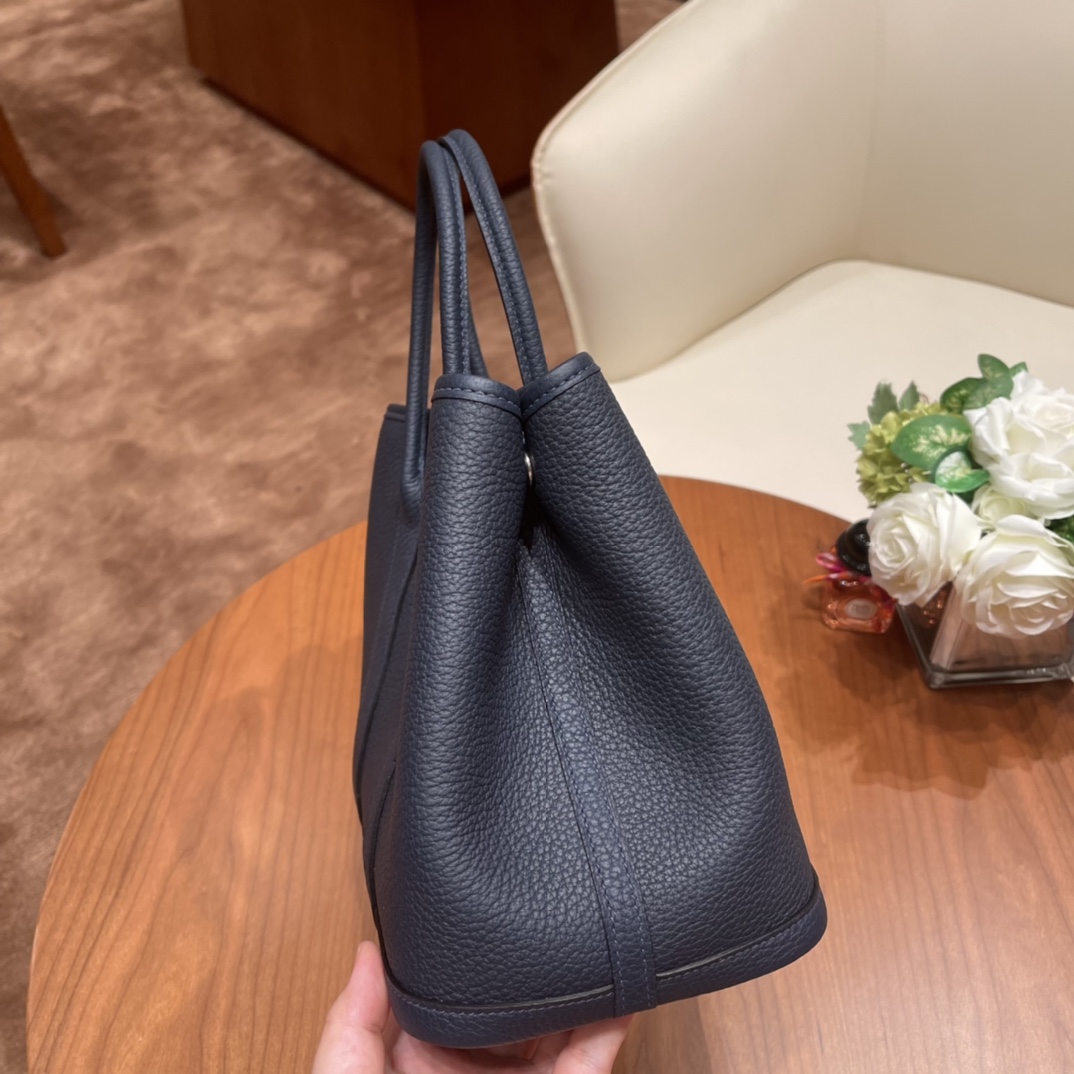 HERMES 爱马仕 Garden party /花园包  30 Negonda皮，耐用，容量可观，很适合通勤逛街又低调 2Z 午夜蓝 银扣