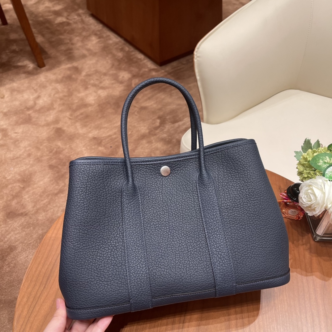 HERMES 爱马仕 Garden party /花园包  30 Negonda皮，耐用，容量可观，很适合通勤逛街又低调 2Z 午夜蓝 银扣