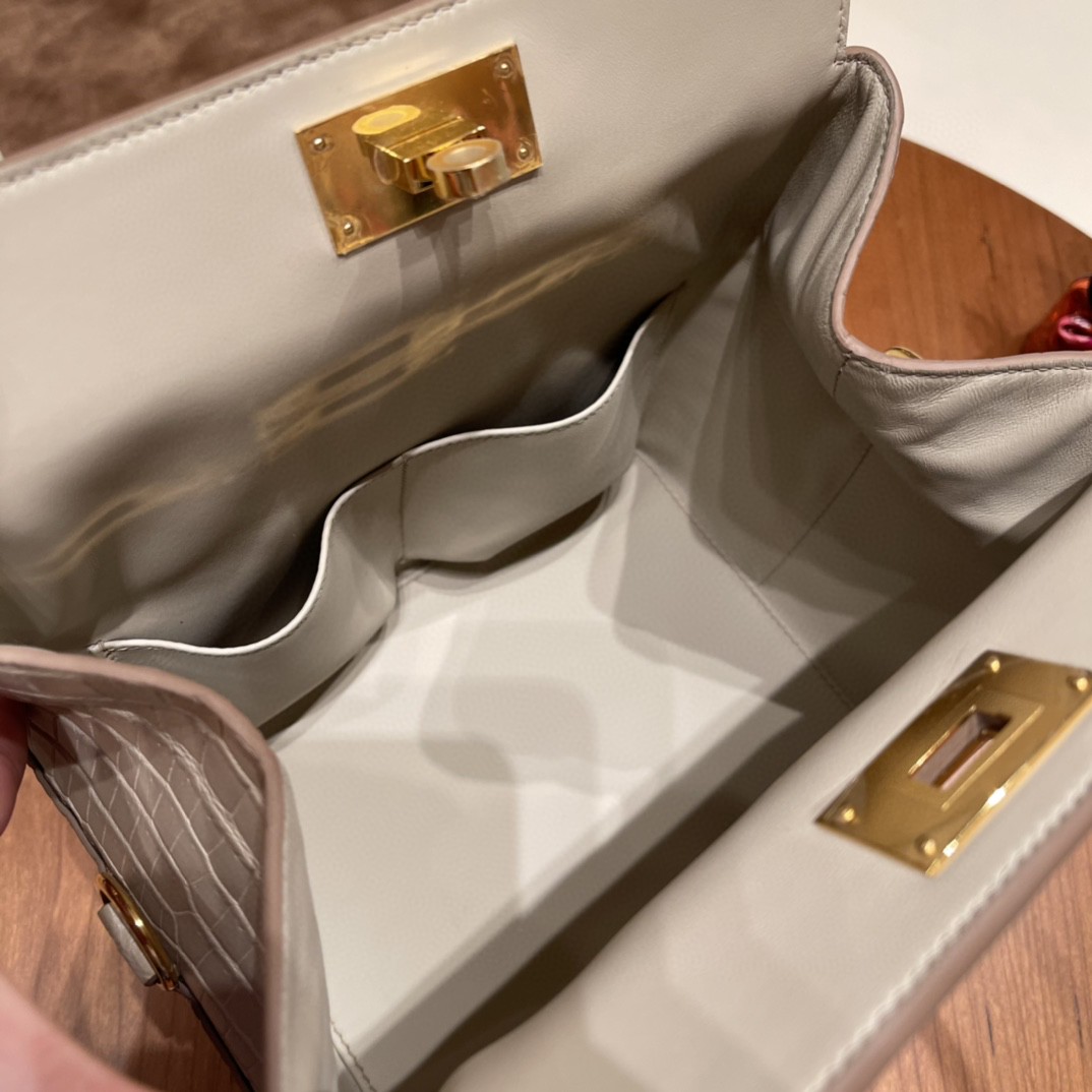 HERMES 20 toolbox 牛奶盒 简单方便  巨能装  尼罗鳄鱼 8L 冰川白 金扣 正品开版 入柜无压力