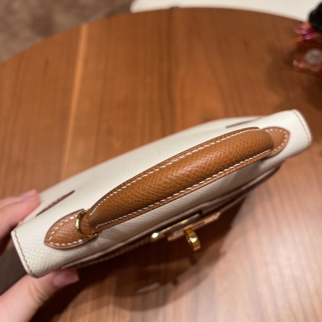 HERMES 官网 爱马仕 Mini Kelly 二代 so特别精致小巧，热销度 Epsom 皮 10奶昔白拼37 金棕 金扣