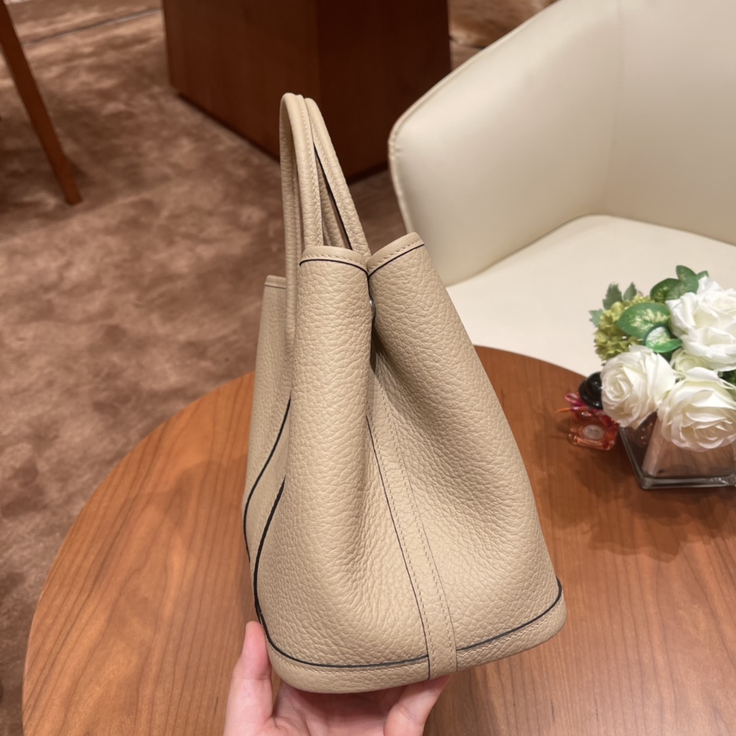 HERMES 爱马仕 Garden party /花园包  30 country 皮，耐用，容量可观，很适合通勤逛街又低调 S2 风衣灰 银扣