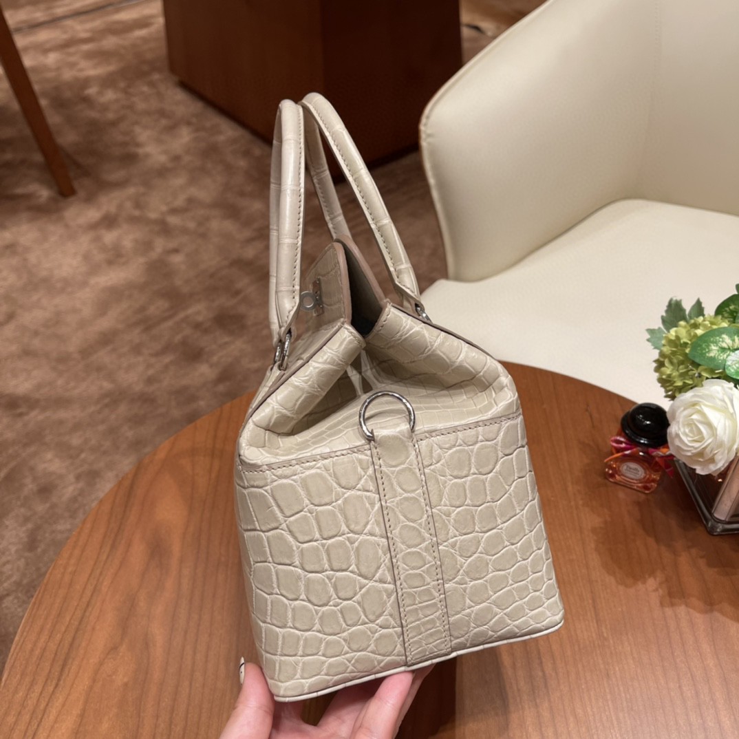 HERMES 20 toolbox 牛奶盒 简单方便  巨能装  尼罗鳄鱼 8L 冰川白 银扣 正品开版 入柜无压力