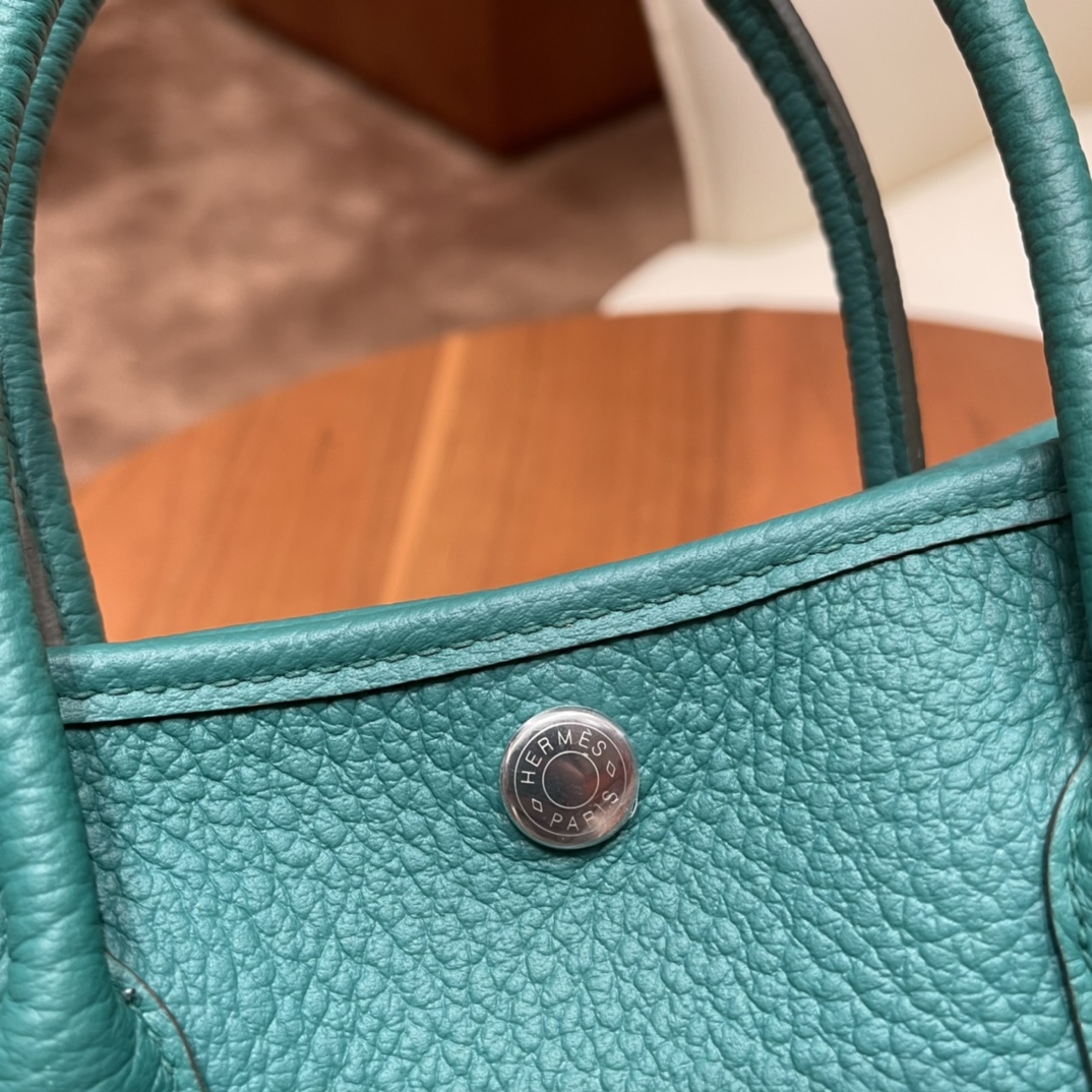 HERMES 爱马仕 Garden party /花园包  30 Negonda皮，耐用，容量可观，很适合通勤逛街又低调 U4 丝绒绿 银扣
