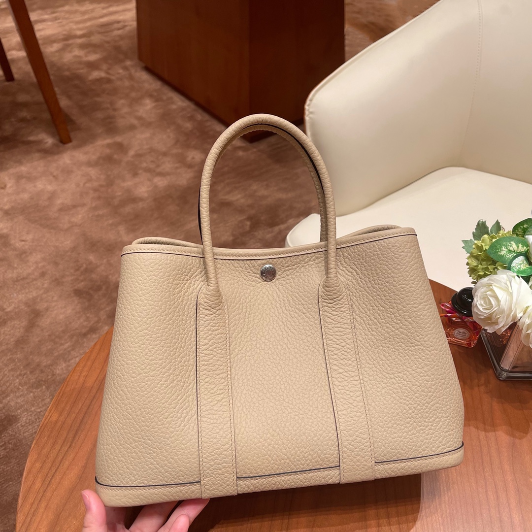HERMES 爱马仕 Garden party /花园包  30 country 皮，耐用，容量可观，很适合通勤逛街又低调 S2 风衣灰 银扣