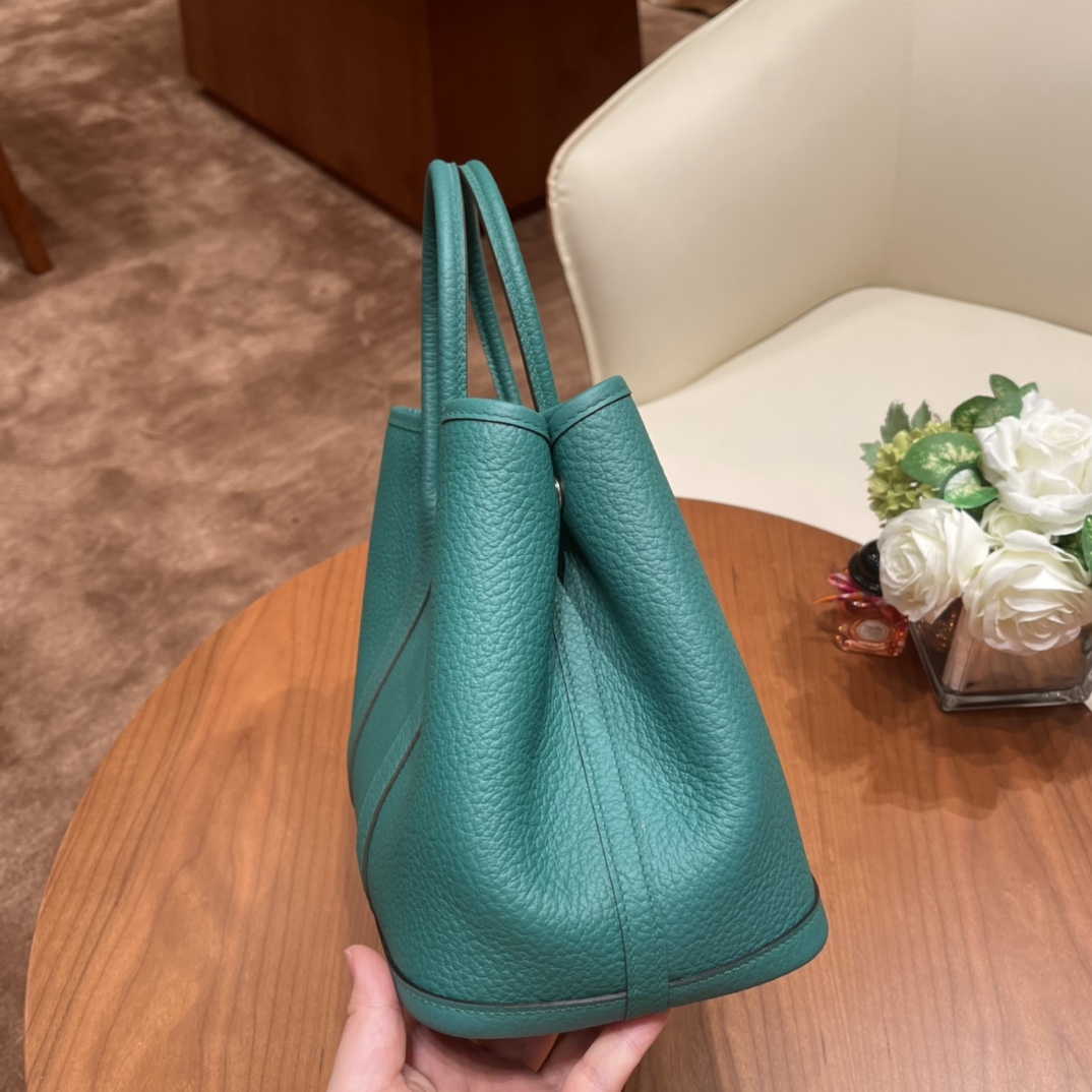 HERMES 爱马仕 Garden party /花园包  30 Negonda皮，耐用，容量可观，很适合通勤逛街又低调 U4 丝绒绿 银扣