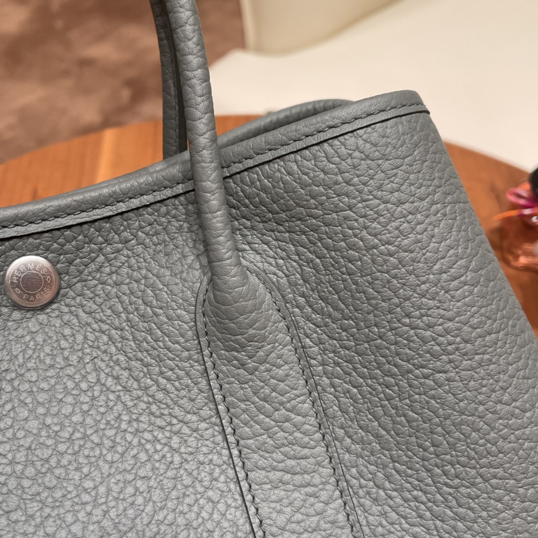 HERMES 爱马仕 Garden party /花园包 30 country 皮，耐用，容量可观，很适合通勤逛街又低调 63 杏绿 银扣