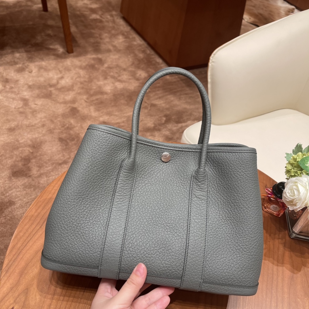 HERMES 爱马仕 Garden party /花园包 30 country 皮，耐用，容量可观，很适合通勤逛街又低调 63 杏绿 银扣