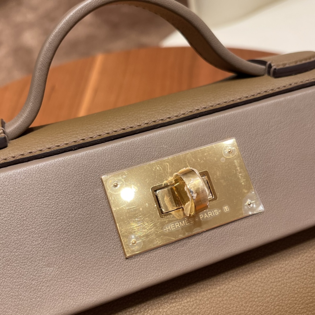 HERMES 爱马仕 mini 24-24 多用法 evercolor 跟swift 的结合 皮质柔软 容量可观 D0 威马犬黄 大象灰 金扣
