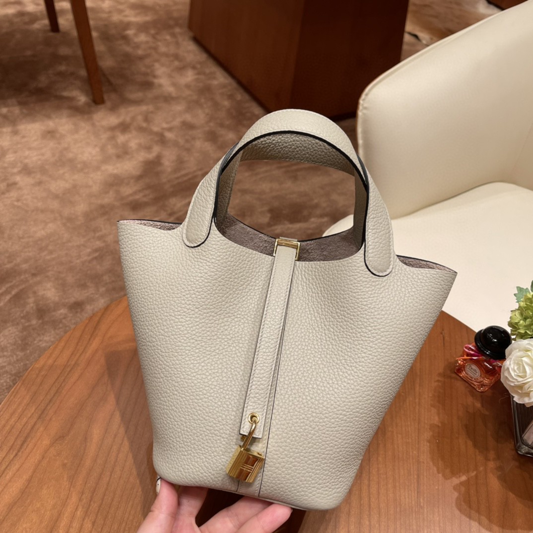 HERMES picotin 18cm 超级百搭的菜篮子 入门款实用款，容量大 超级推荐 Tc皮 8L 冰川白  金扣