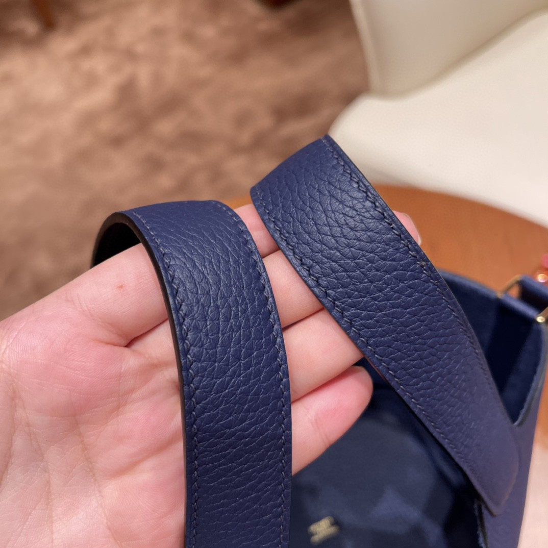HERMES picotin 18cm 超级百搭的菜篮子 入门款实用款，容量大 超级推荐 Tc皮 73 宝石蓝 银扣