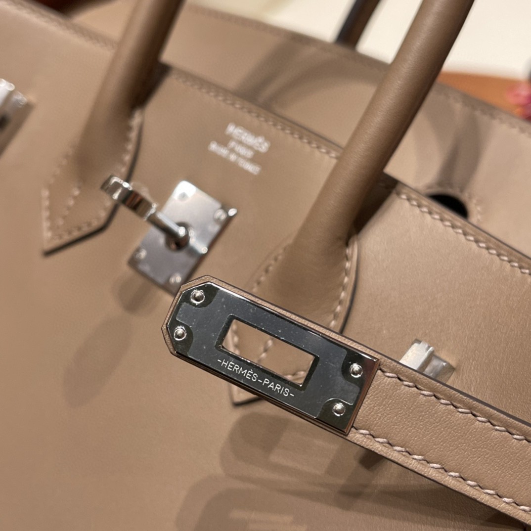 HERMES 25 birkin  新皮Jonathan 皮 ，swift 的升级版， 比swift 皮细腻点 立挺点 D0 威马犬 银扣 高级感满满的