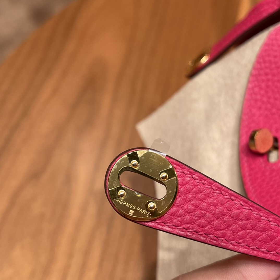 香港HERMES 爱马仕官网 Mini Lindy tc皮 i6 极致粉 金扣