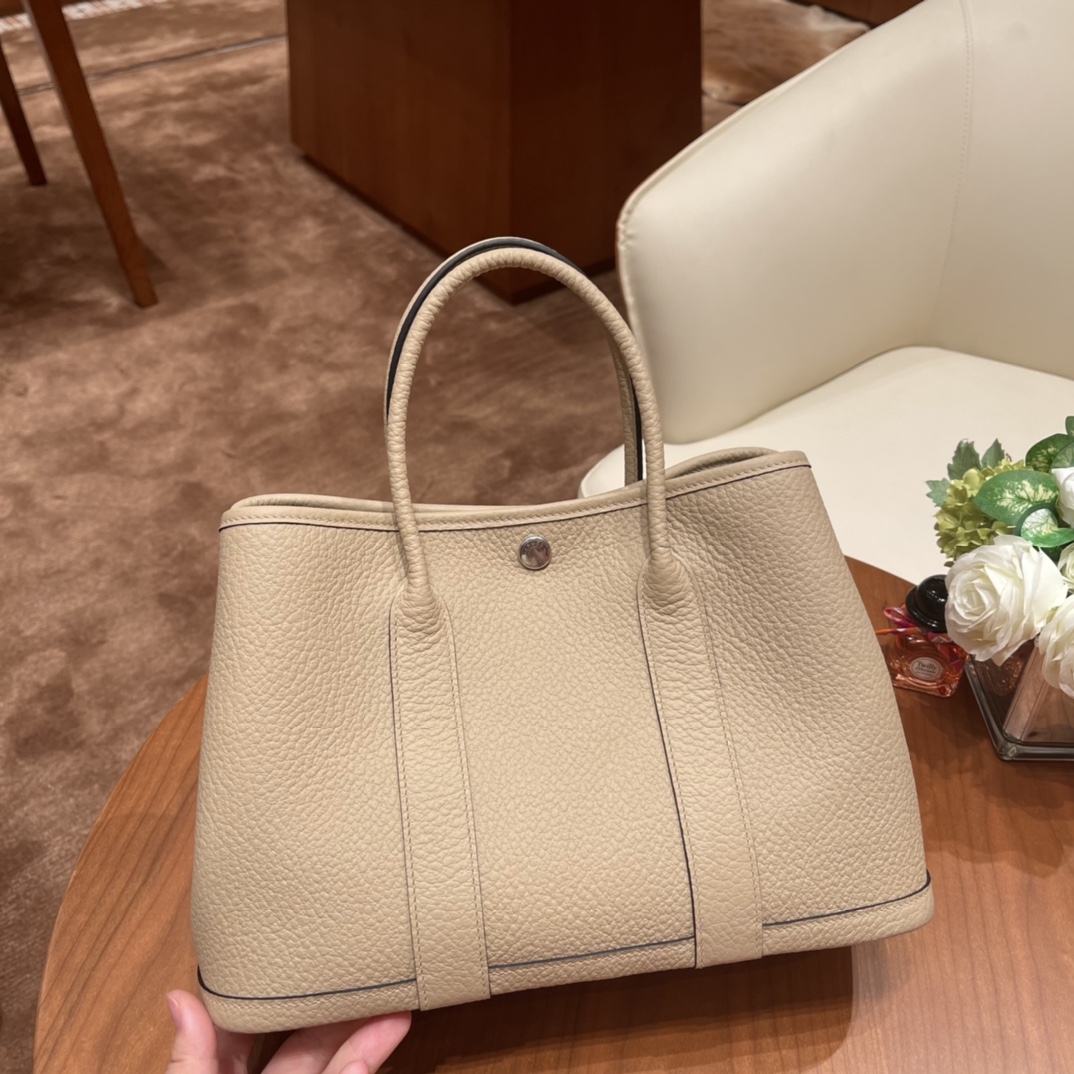 HERMES 爱马仕 Garden party /花园包  30 country 皮，耐用，容量可观，很适合通勤逛街又低调 S2 风衣灰 银扣
