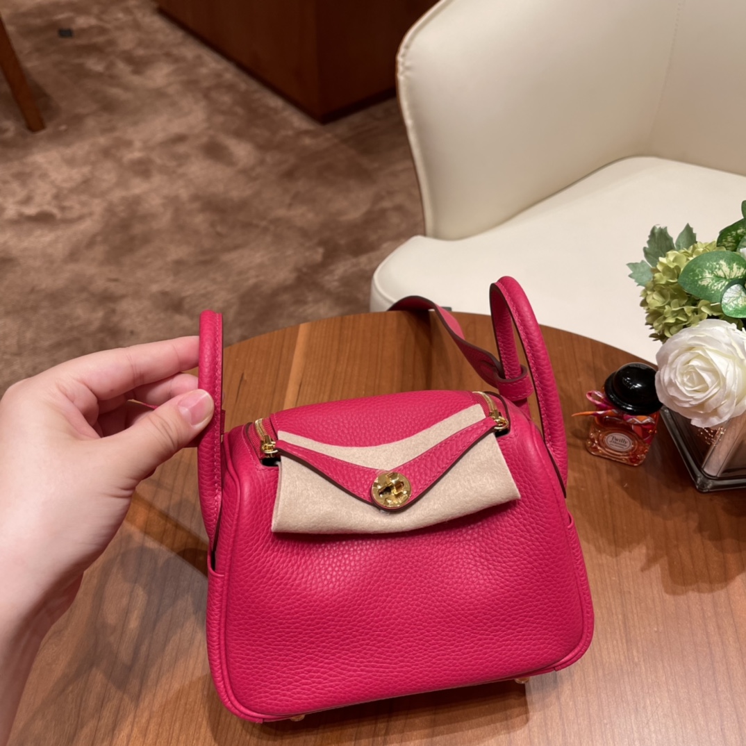 香港HERMES 爱马仕官网 Mini Lindy tc皮 i6 极致粉 金扣