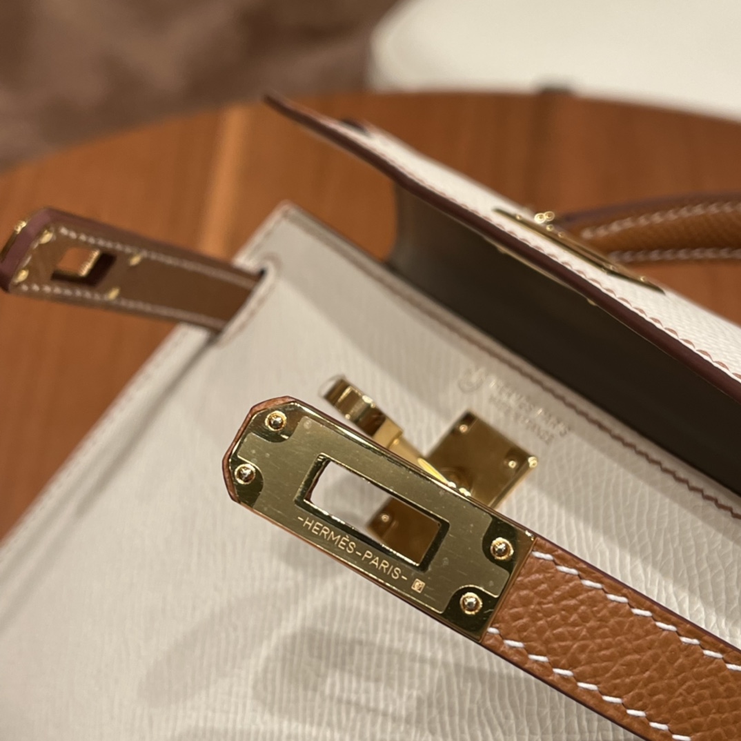 HERMES 官网 爱马仕 Mini Kelly 二代 so特别精致小巧，热销度 Epsom 皮 10奶昔白拼37 金棕 金扣