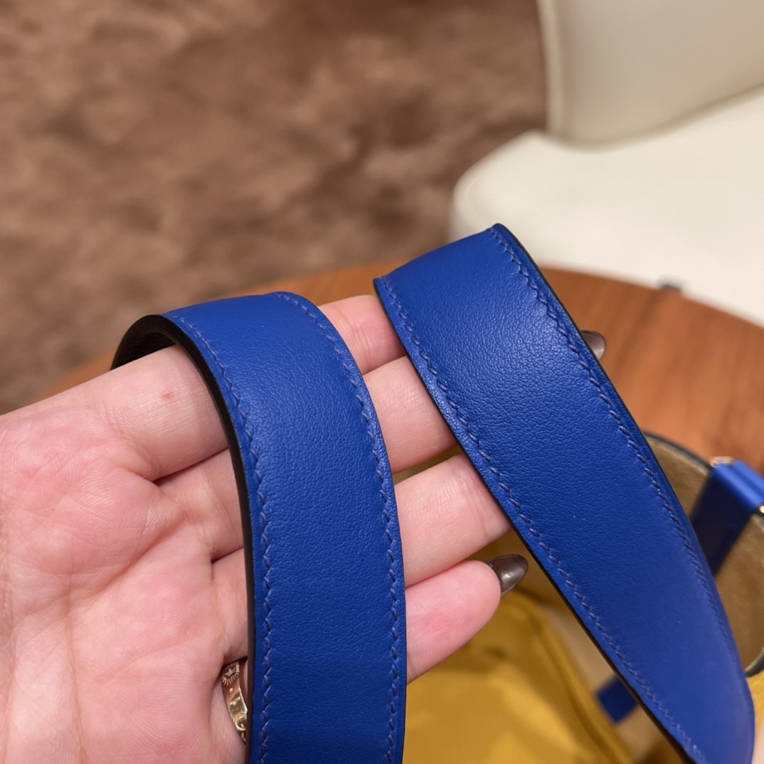 香港爱马仕 HERMES picotin 18cm 超级百搭的菜篮子 入门款实用款，容量大 超级推荐 Tc皮9D 琥珀黄拼 swift 希腊蓝 金扣