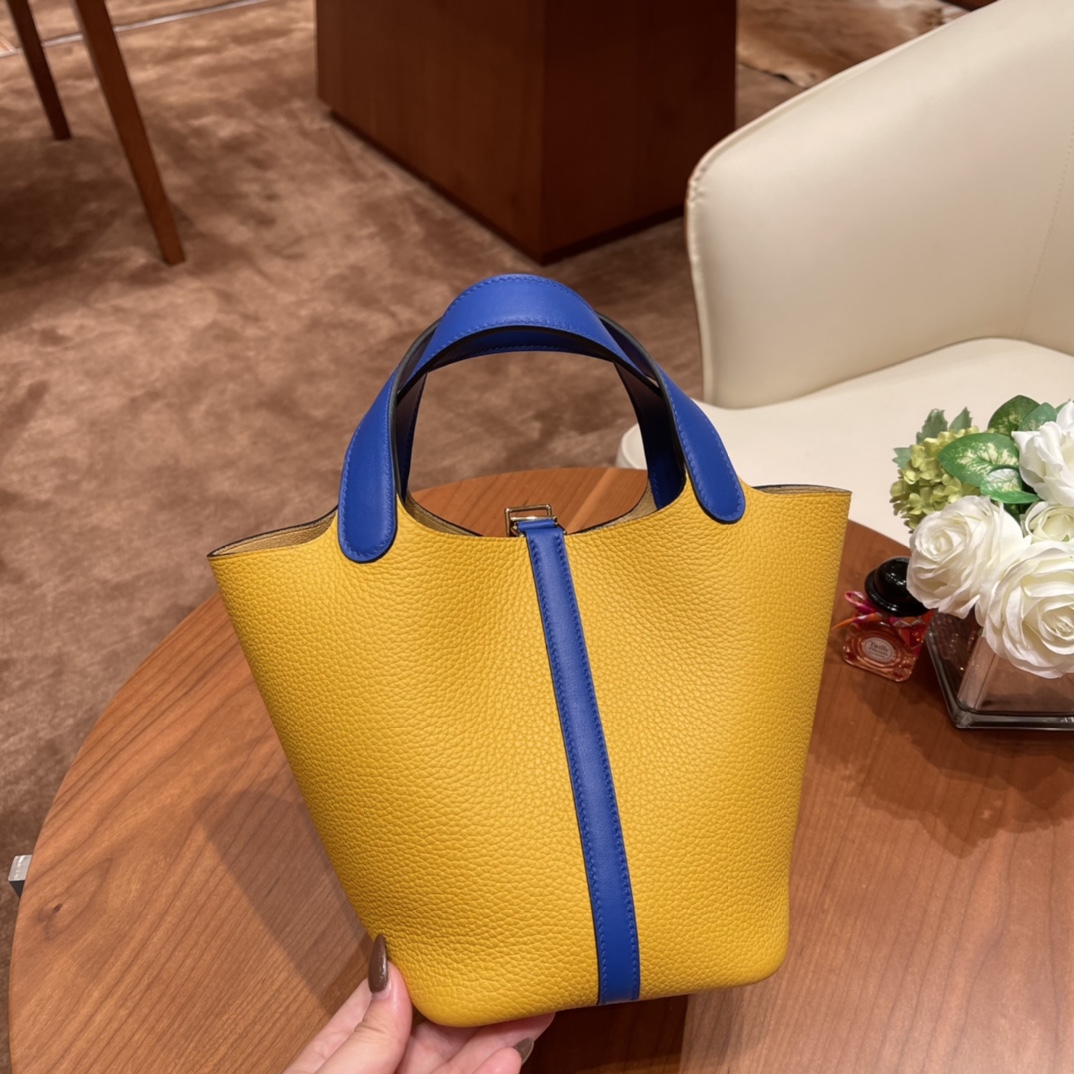 香港爱马仕 HERMES picotin 18cm 超级百搭的菜篮子 入门款实用款，容量大 超级推荐 Tc皮9D 琥珀黄拼 swift 希腊蓝 金扣