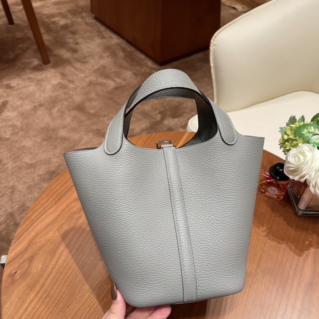 香港爱马仕 HERMES picotin 18cm 超级百搭的菜篮子 入门款实用款，容量大 超级推荐 Tc皮4Z 海鸥灰 银扣