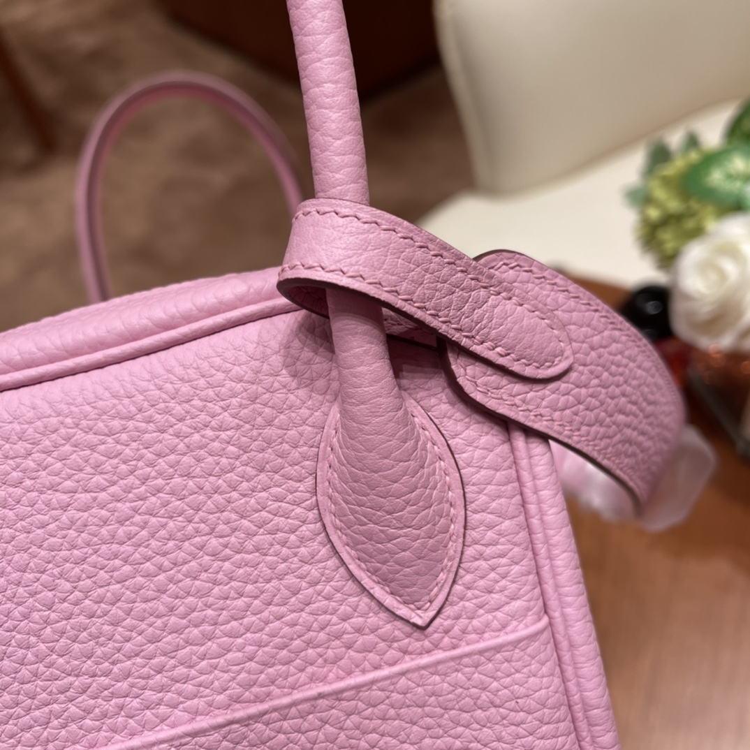 爱马仕官网 香港代购 26Lindy 大容量包包，通勤又日常 Clemence 皮  x9 锦葵紫银扣