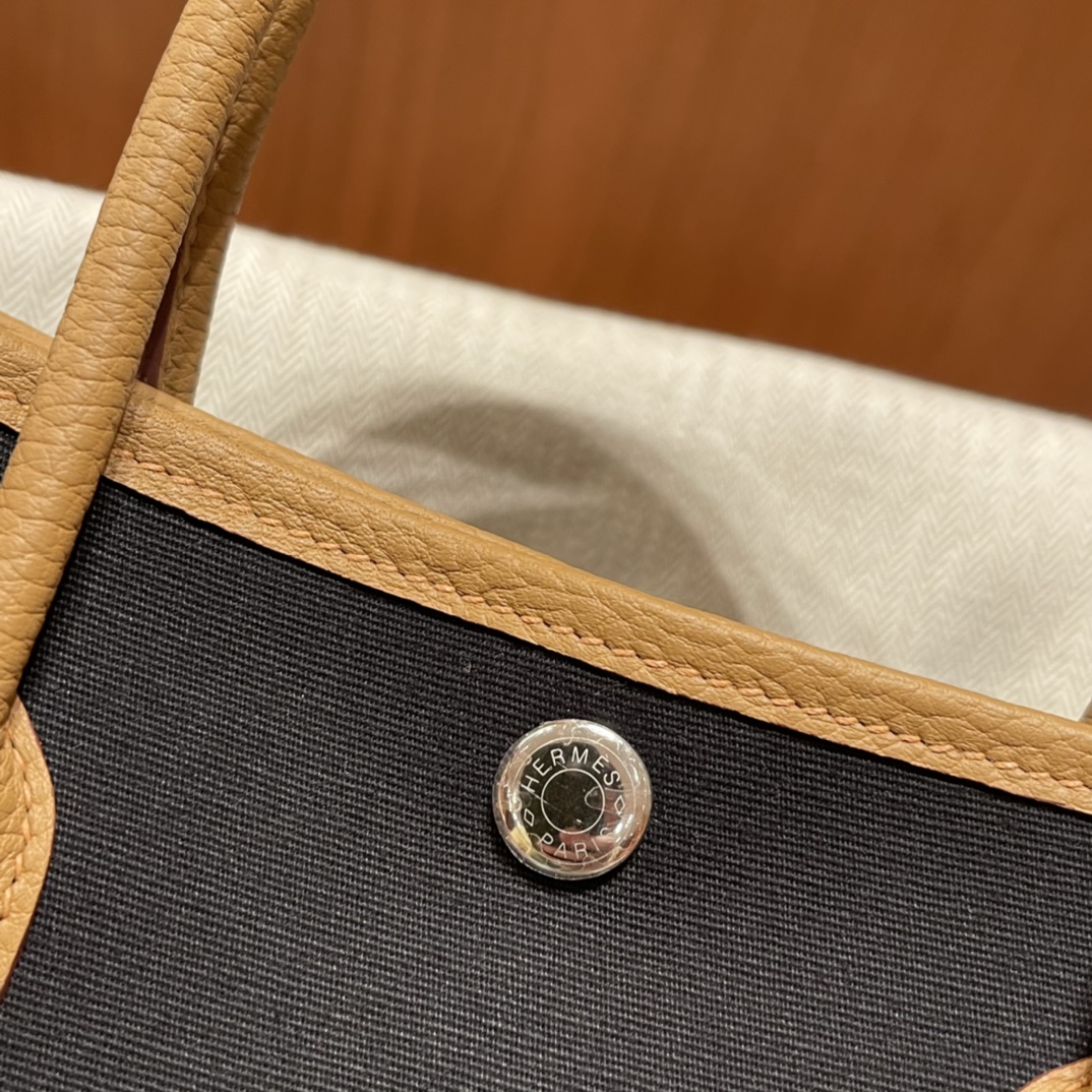 HERMES 爱马仕 Garden Party 30cm 帆布拼Negonda 89 黑色/4B 饼干色 帆布更轻便 妈咪包通勤包首选 实用兼美貌型选手