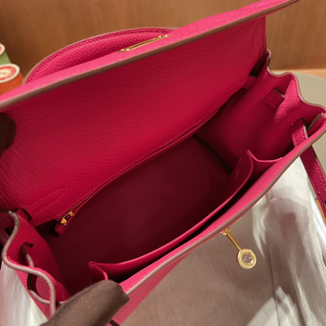 HERMES 爱马仕 Kelly 25cm 内缝 togo皮 0D 玫瑰墨西哥粉Rose Mexico 这颜色用一个字形容就是“魅”