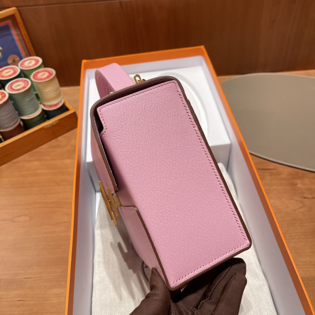 HERMES 爱马仕 Cinhetic 17cm 少女感爆棚的小盒子 Swift 进口蜜蜡线 全手工制作 可手拎可斜挎